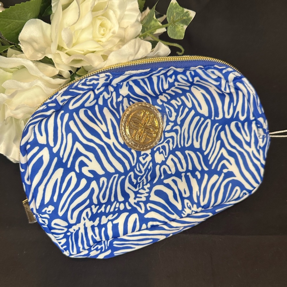Lilly Pulitzer Jeanie Belt Bag in Martinique Blue Zee Bebe Pattern